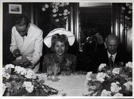 Colección fotográfica Benito Llambí- Eva Perón en Suiza