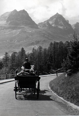 Colección fotográfica Benito Llambí- Eva Perón en Suiza