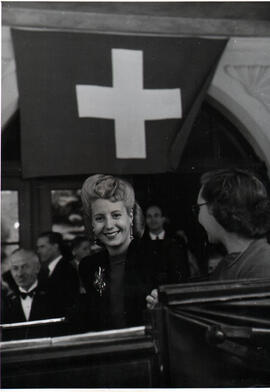 Colección fotográfica Benito Llambí- Eva Perón en Suiza