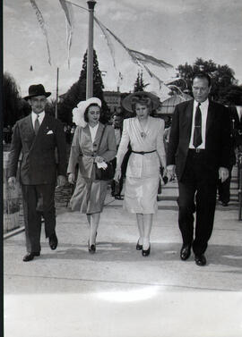 Colección fotográfica Benito Llambí- Eva Perón en Suiza