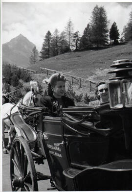 Colección fotográfica Benito Llambí- Eva Perón en Suiza