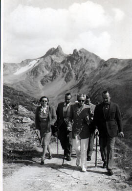 Colección fotográfica Benito Llambí- Eva Perón en Suiza