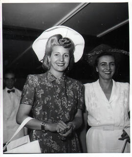 Colección fotográfica Benito Llambí- Eva Perón en Suiza