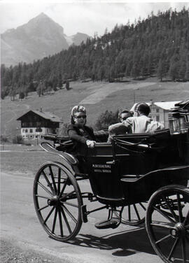 Colección fotográfica Benito Llambí- Eva Perón en Suiza